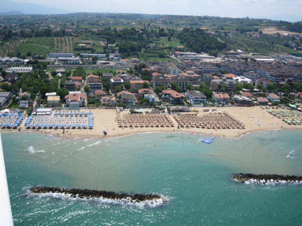 Holiday Dreams Francavilla Al Mare Esterno foto